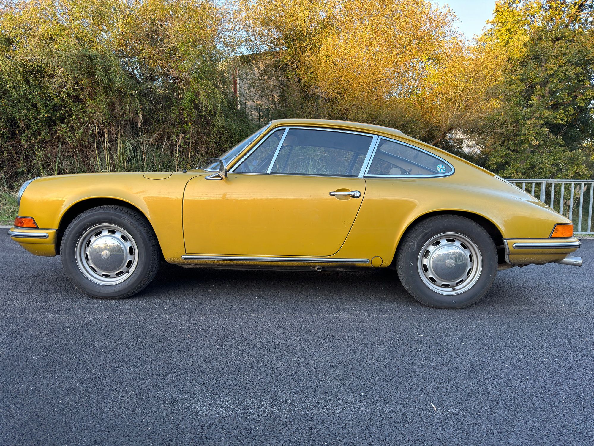 Porsche 911 2.4T 12