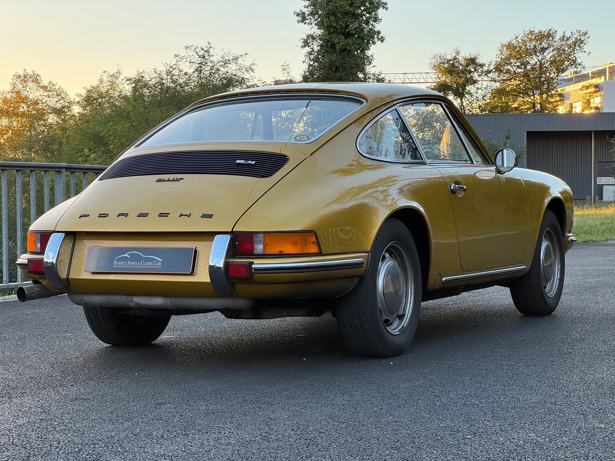 Porsche 911 2.4T 15