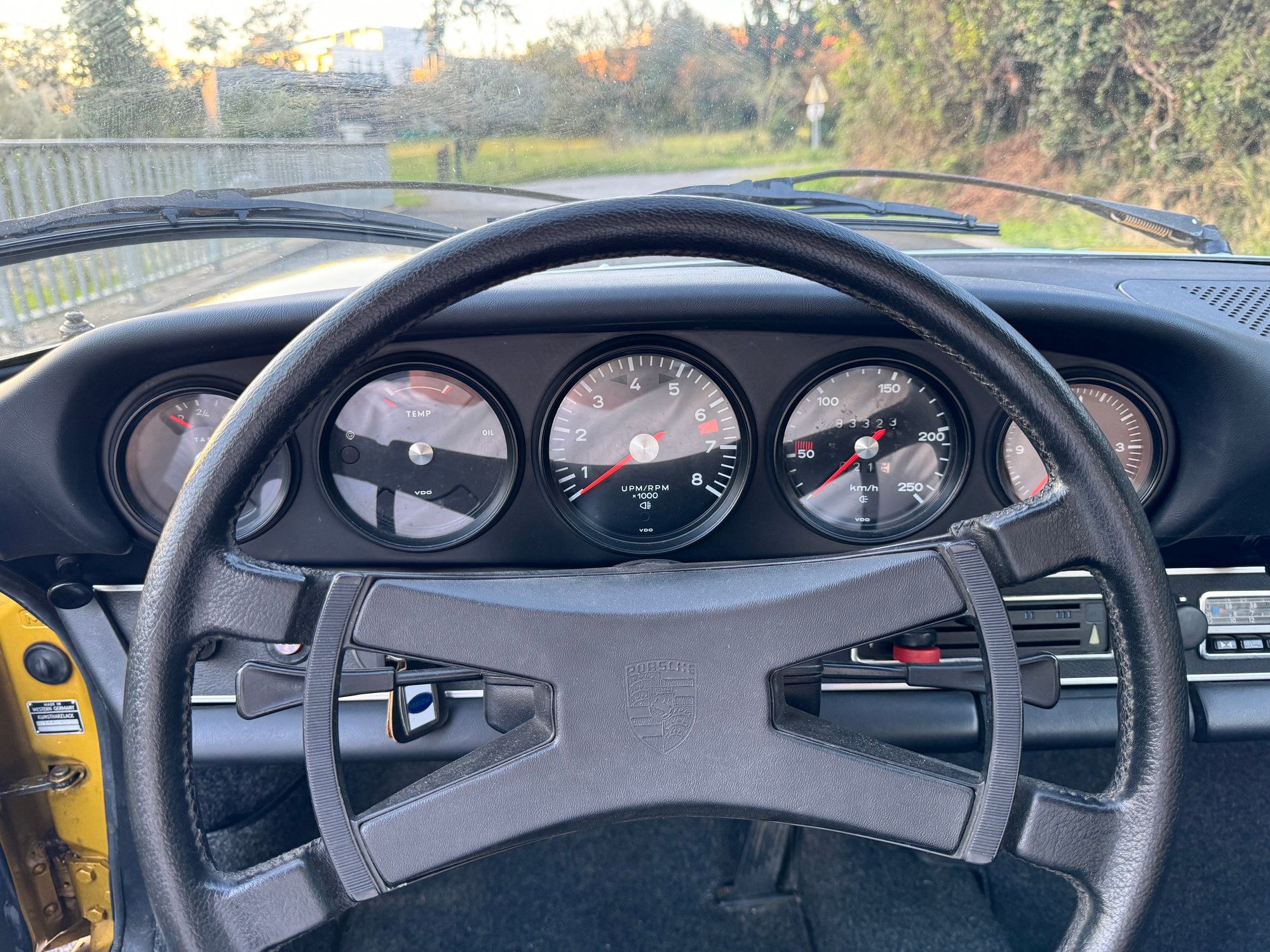 Porsche 911 2.4T 19