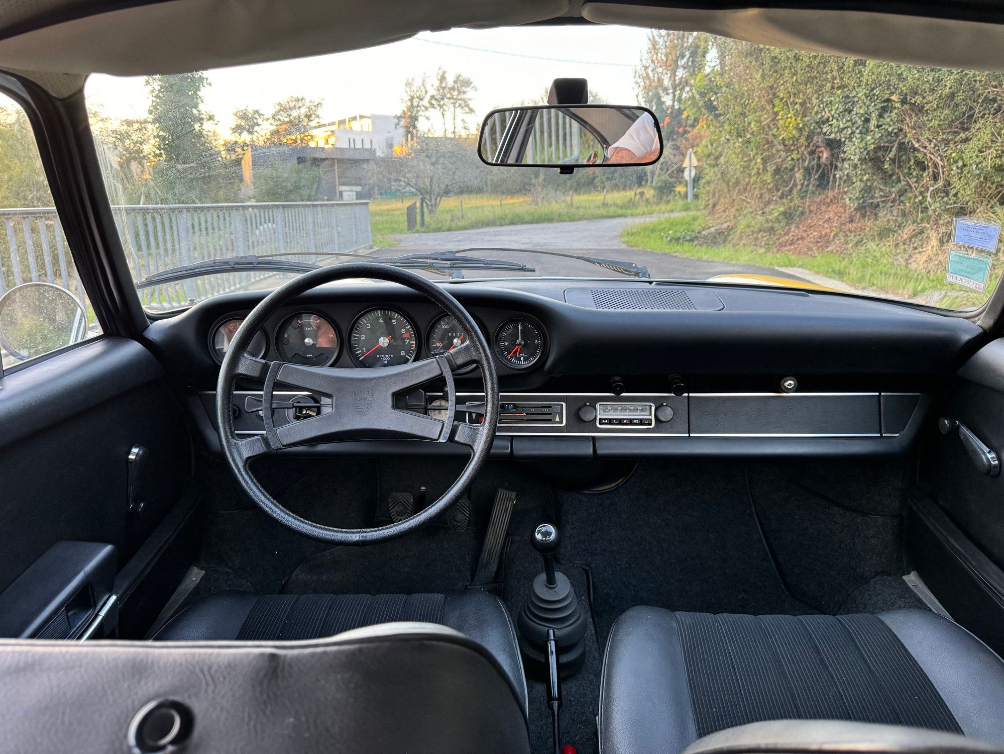 Porsche 911 2.4T 21
