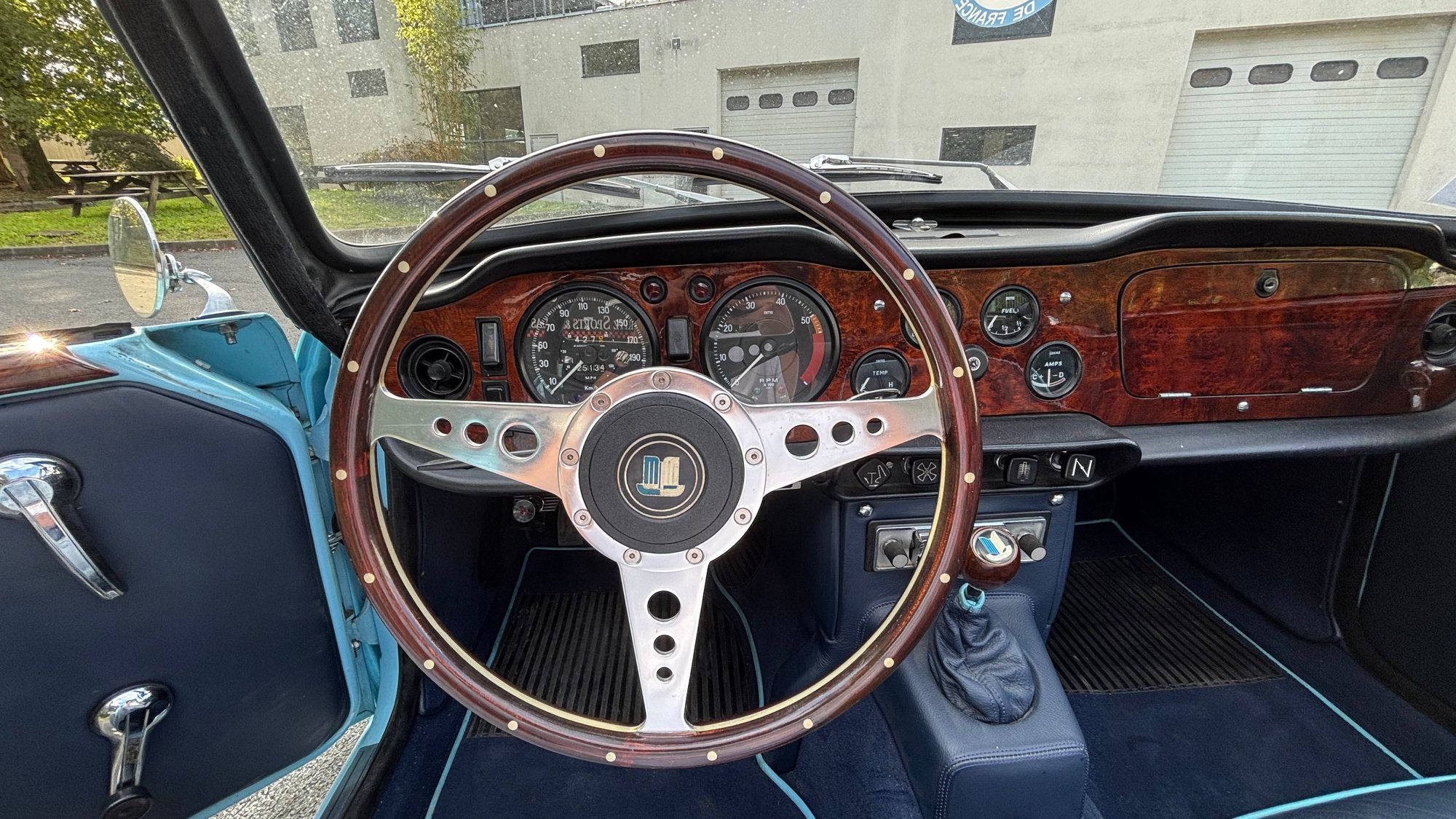 Triumph TR6 PI 12