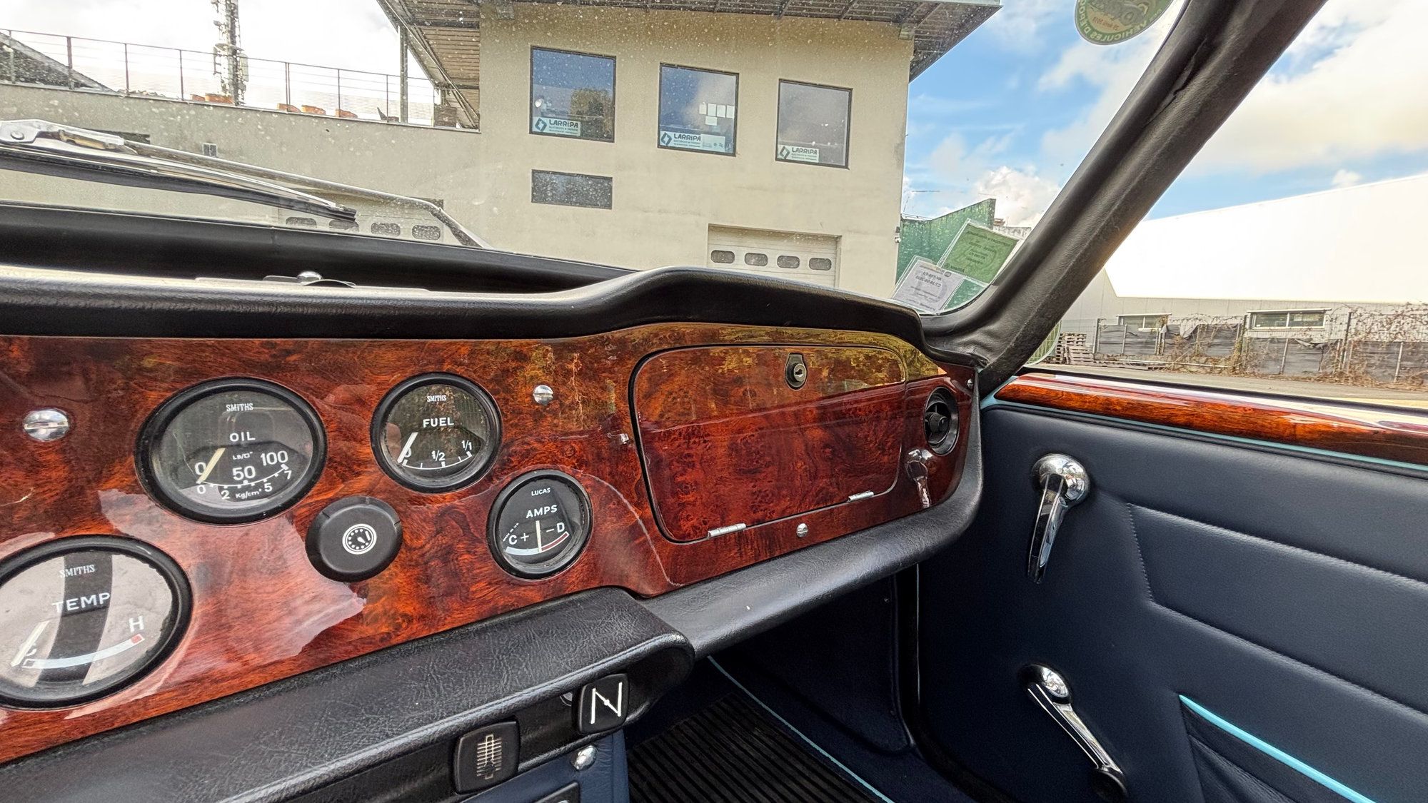Triumph TR6 PI 15