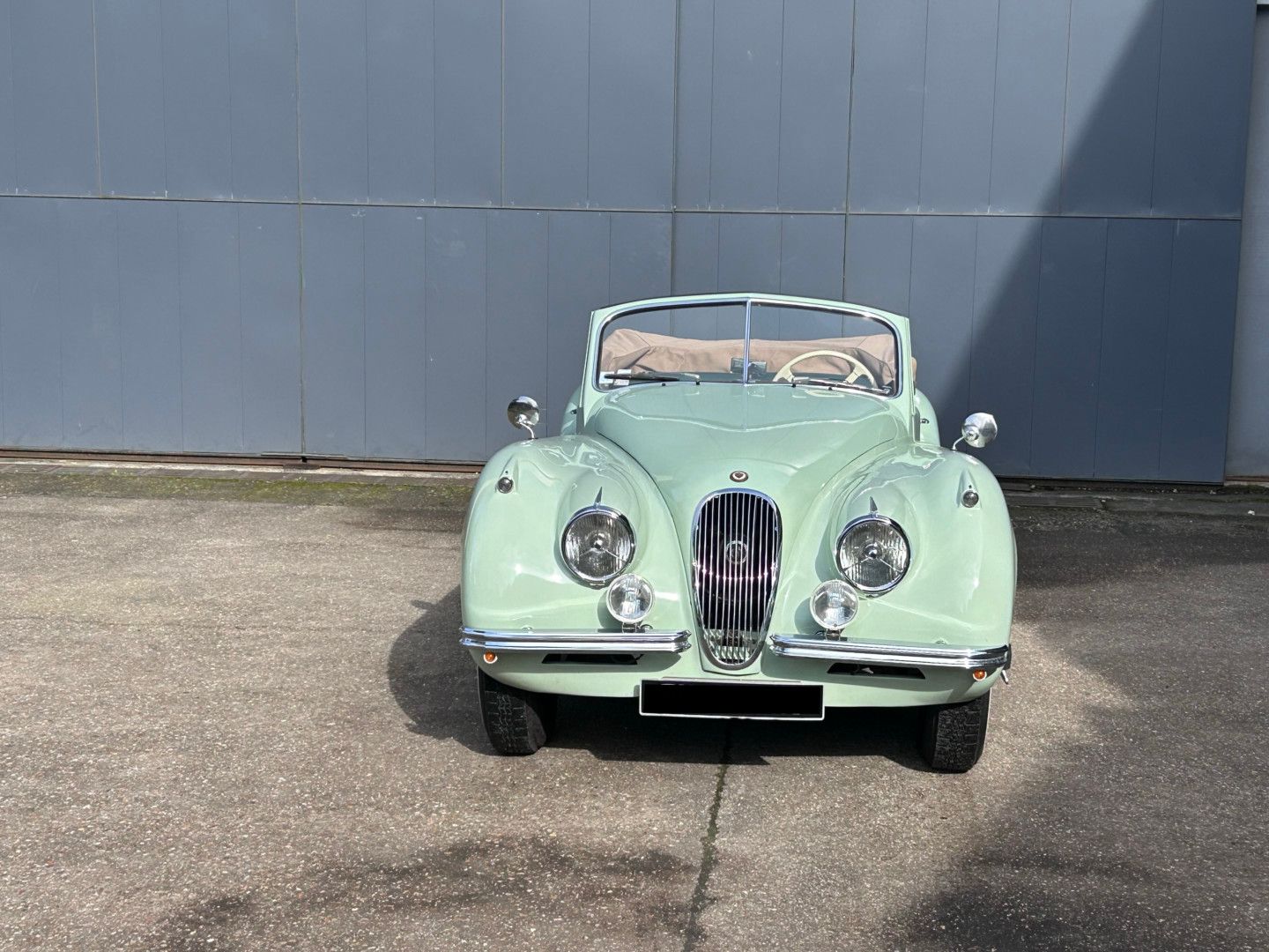 Jaguar XK120 Cab. 5