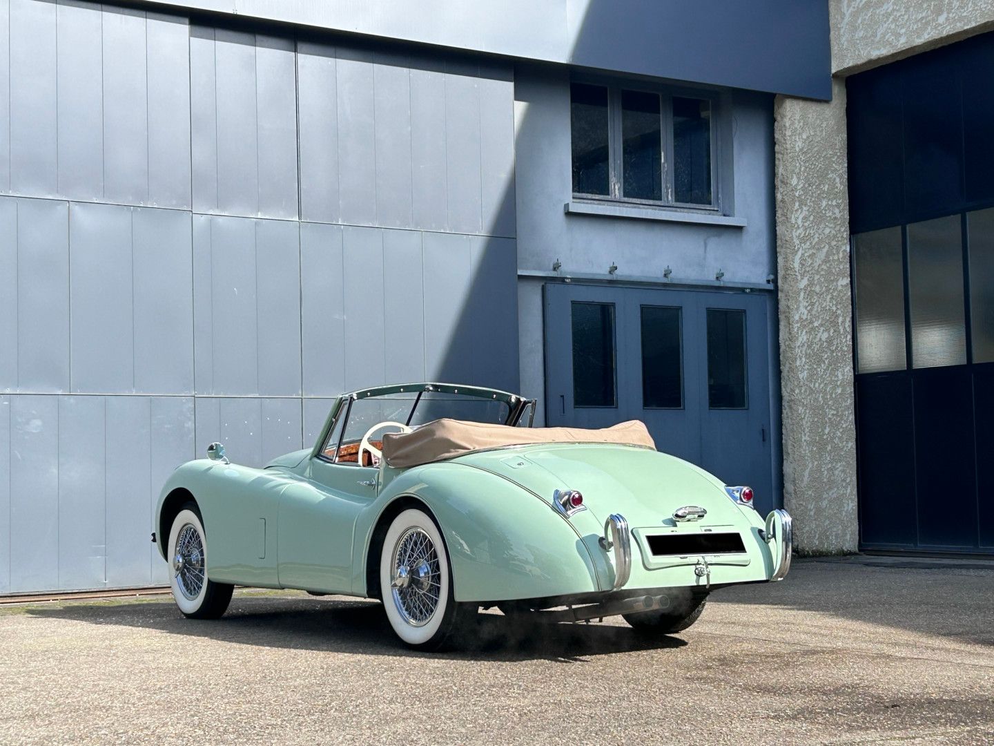 Jaguar XK120 Cab. 9