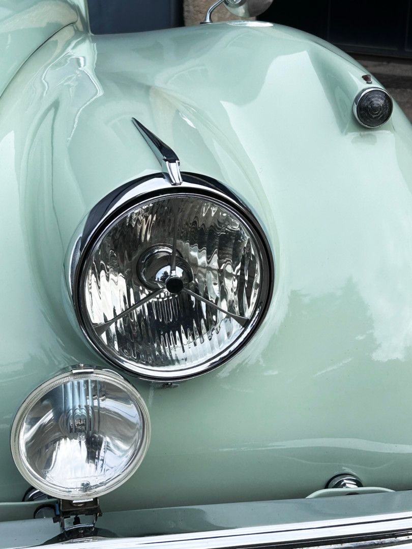 Jaguar XK120 Cab. 15
