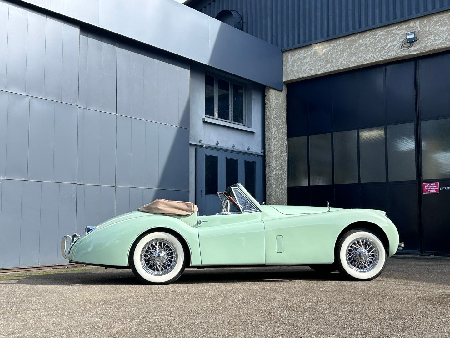Jaguar XK120 Cab. 20