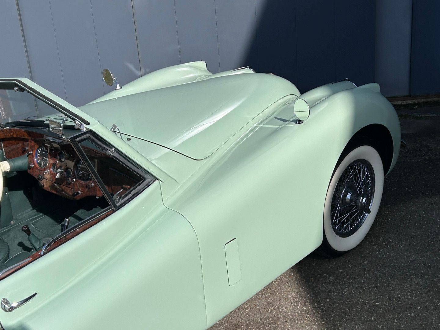 Jaguar XK120 Cab. 22