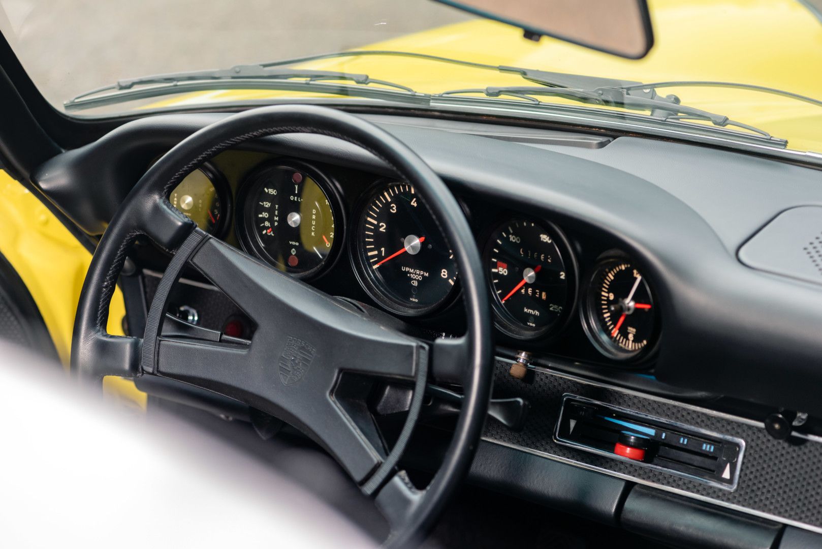 Porsche 2,2L T Targua 37