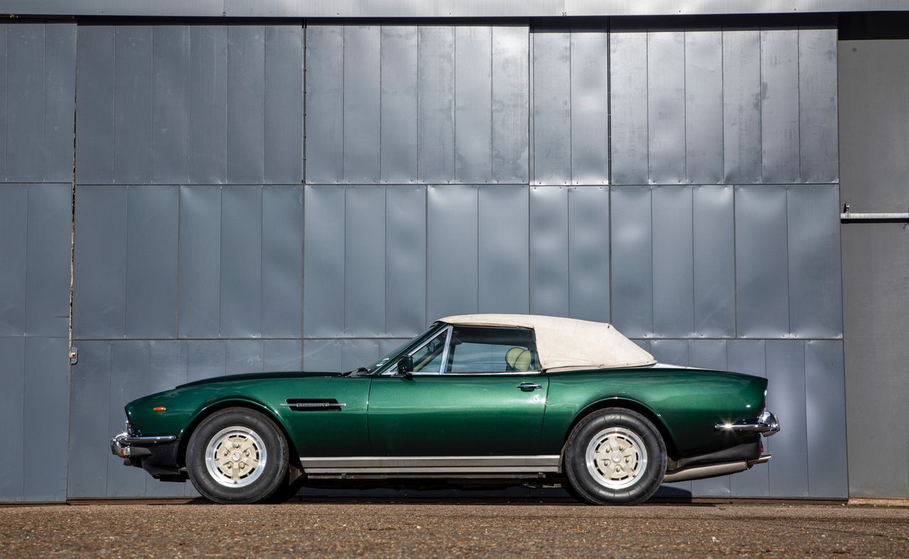 Aston Martin AM V8 série 1 13