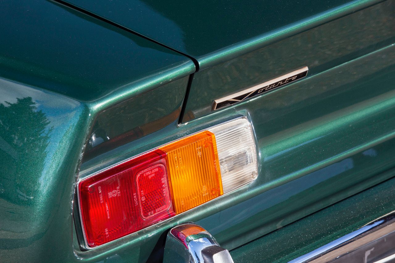 Aston Martin AM V8 série 1 36