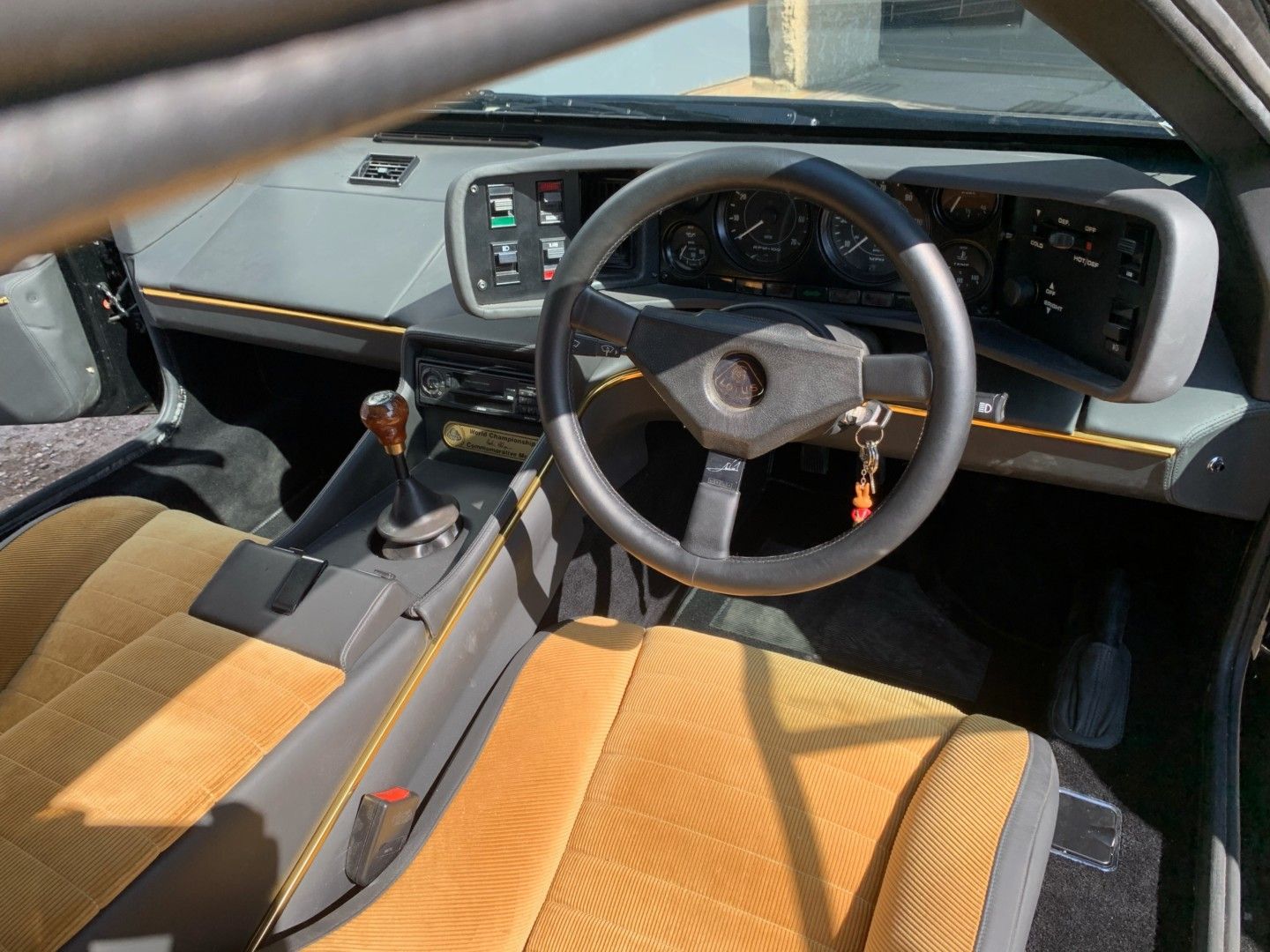 Lotus Esprit JPS 28
