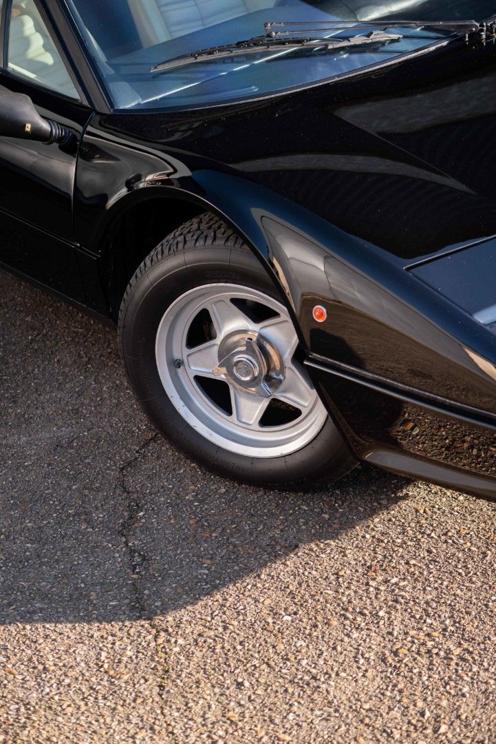 Ferrari BB512i 14