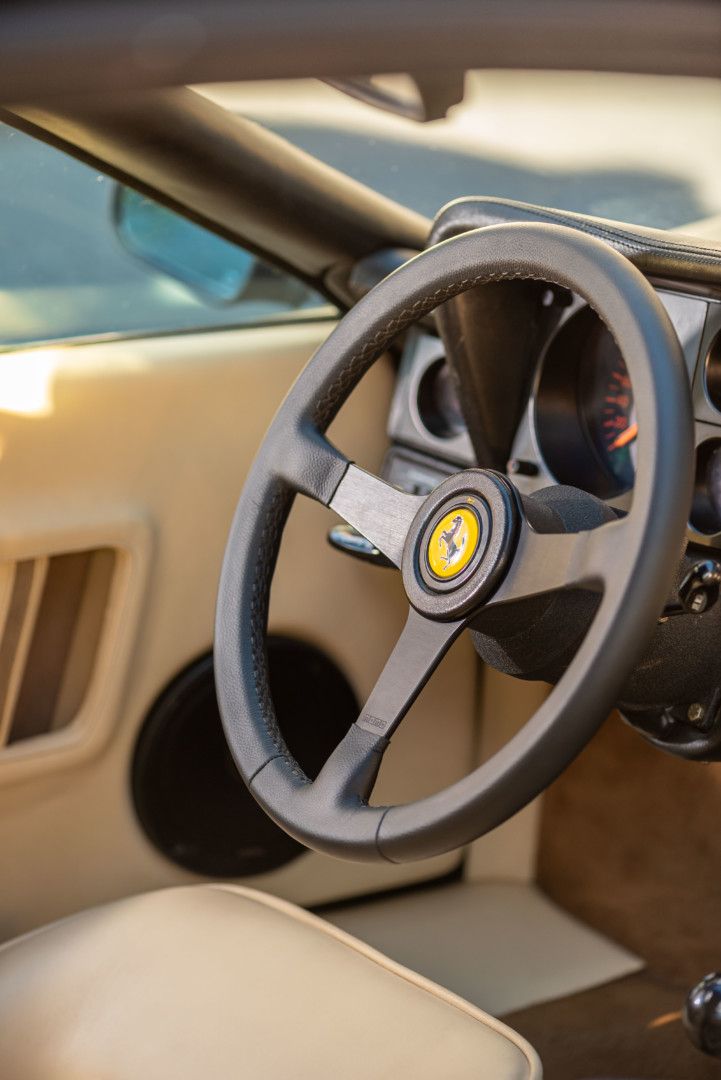 Ferrari BB512i 21