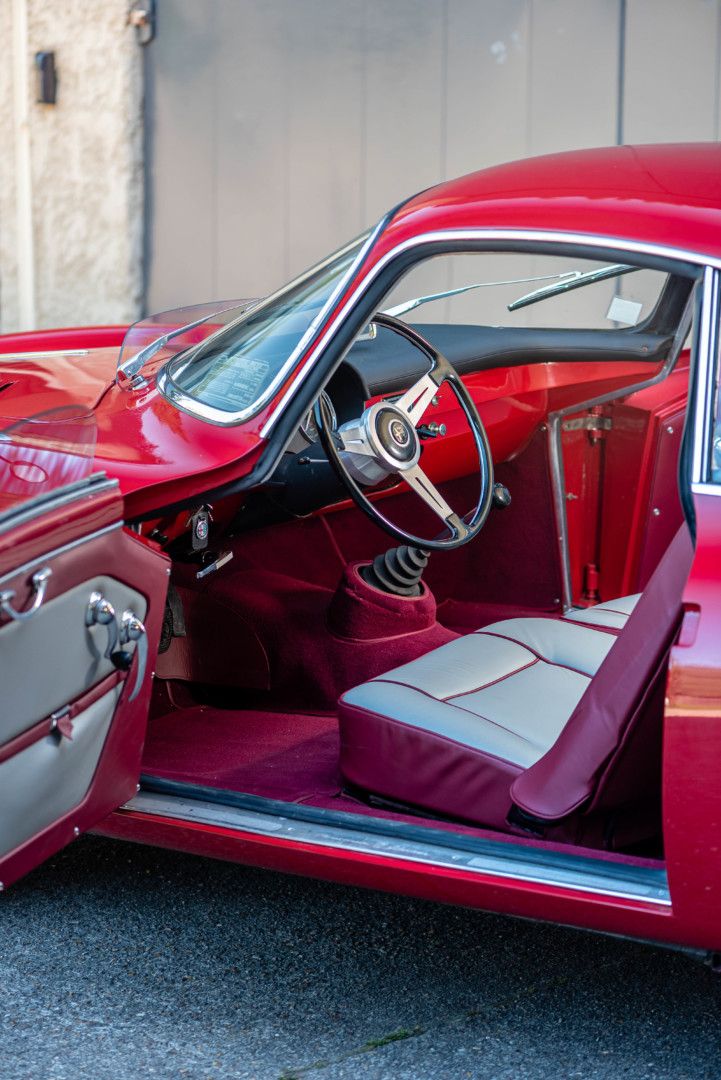 Alfa Romeo Giulietta Sprint Speciale 1300 2