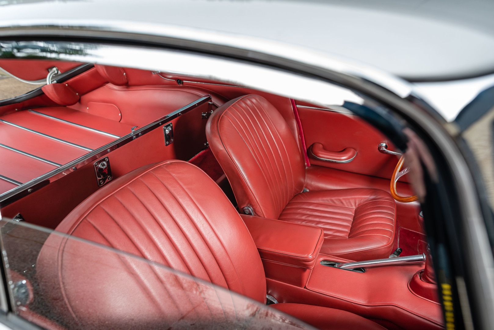 Jaguar Type E série 1 37
