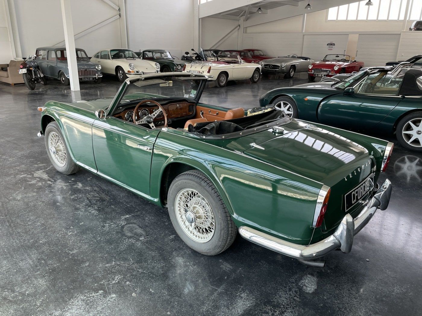 Triumph TR4a IRS intérieur Havane 3