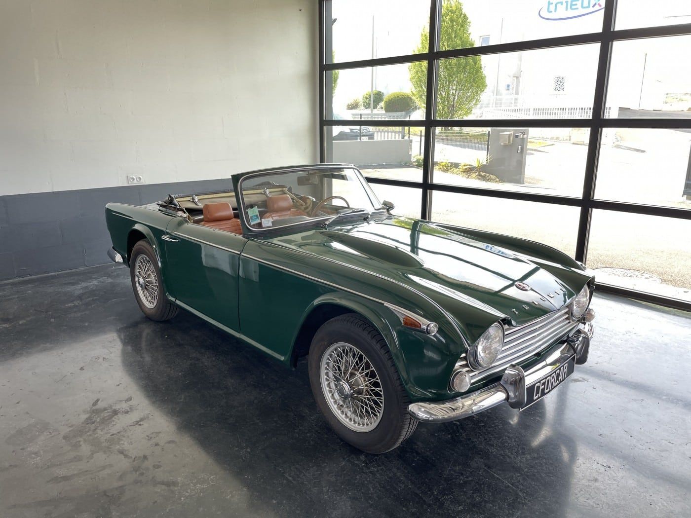 Triumph TR4a IRS intérieur Havane 5