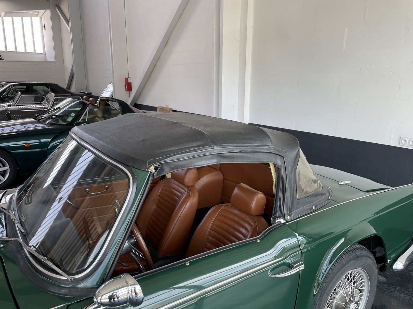 Triumph TR4a IRS intérieur Havane 8