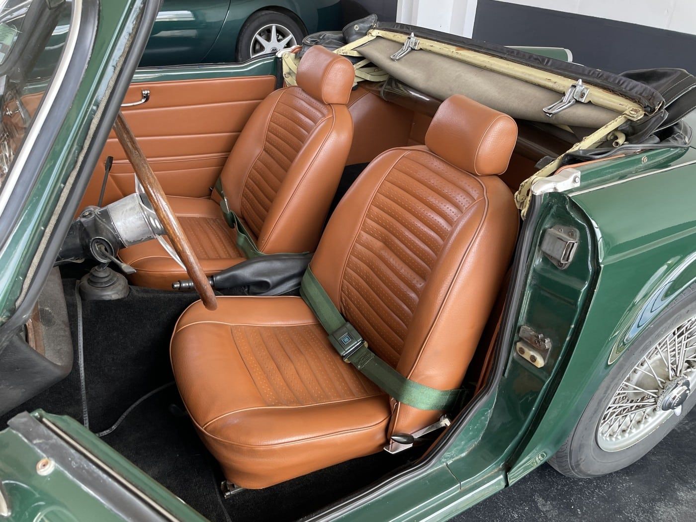 Triumph TR4a IRS intérieur Havane 13