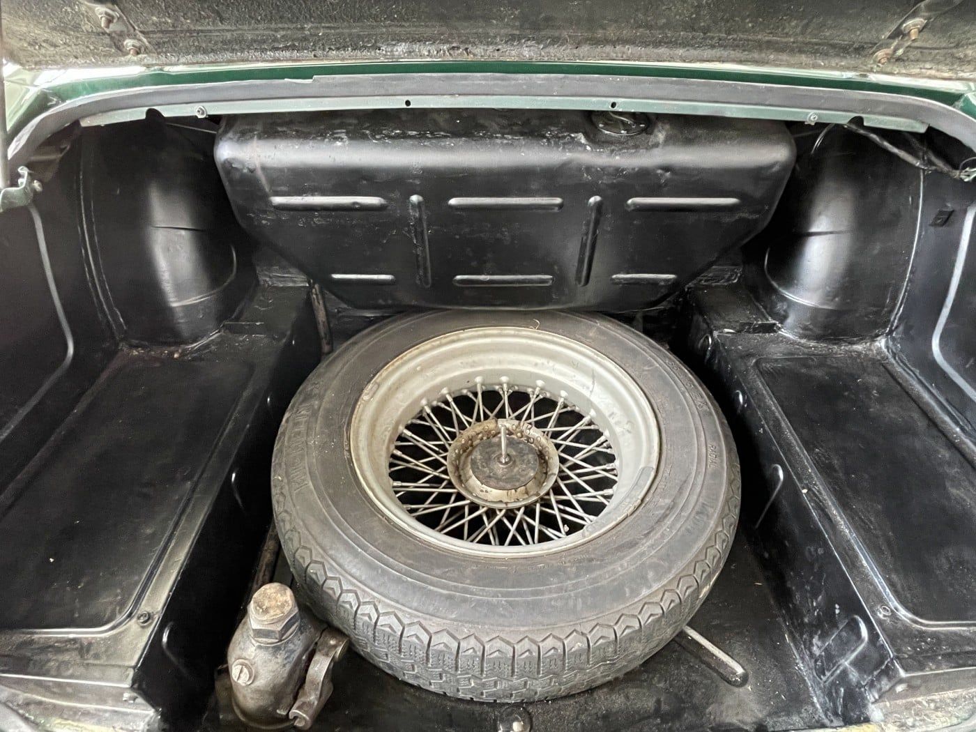 Triumph TR4a IRS intérieur Havane 24