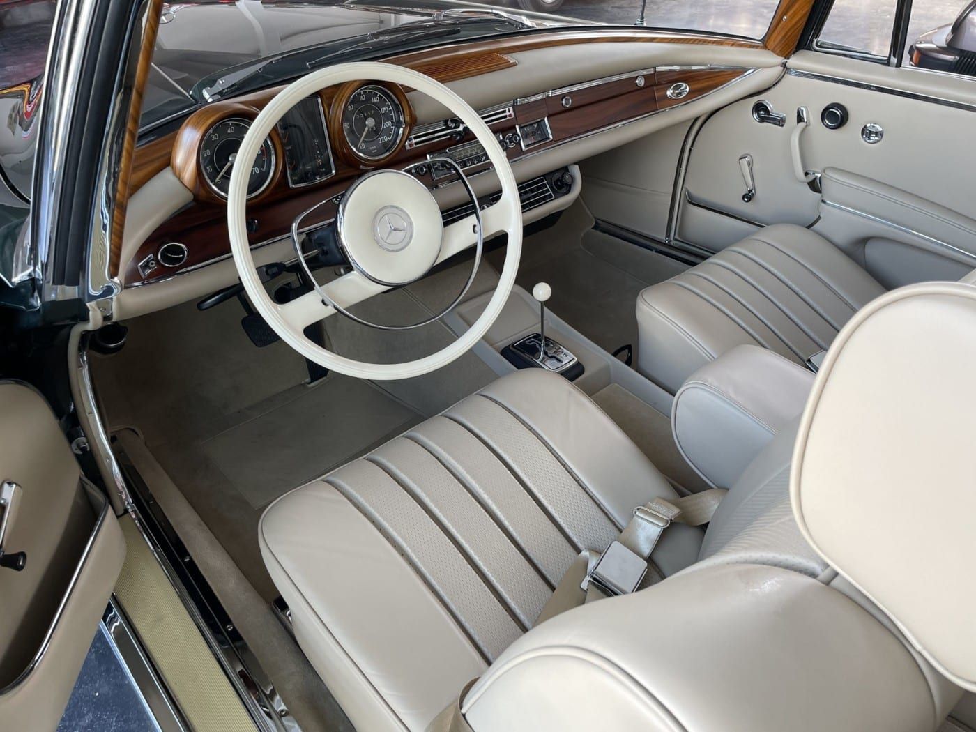 250SE Cabriolet Concours 17