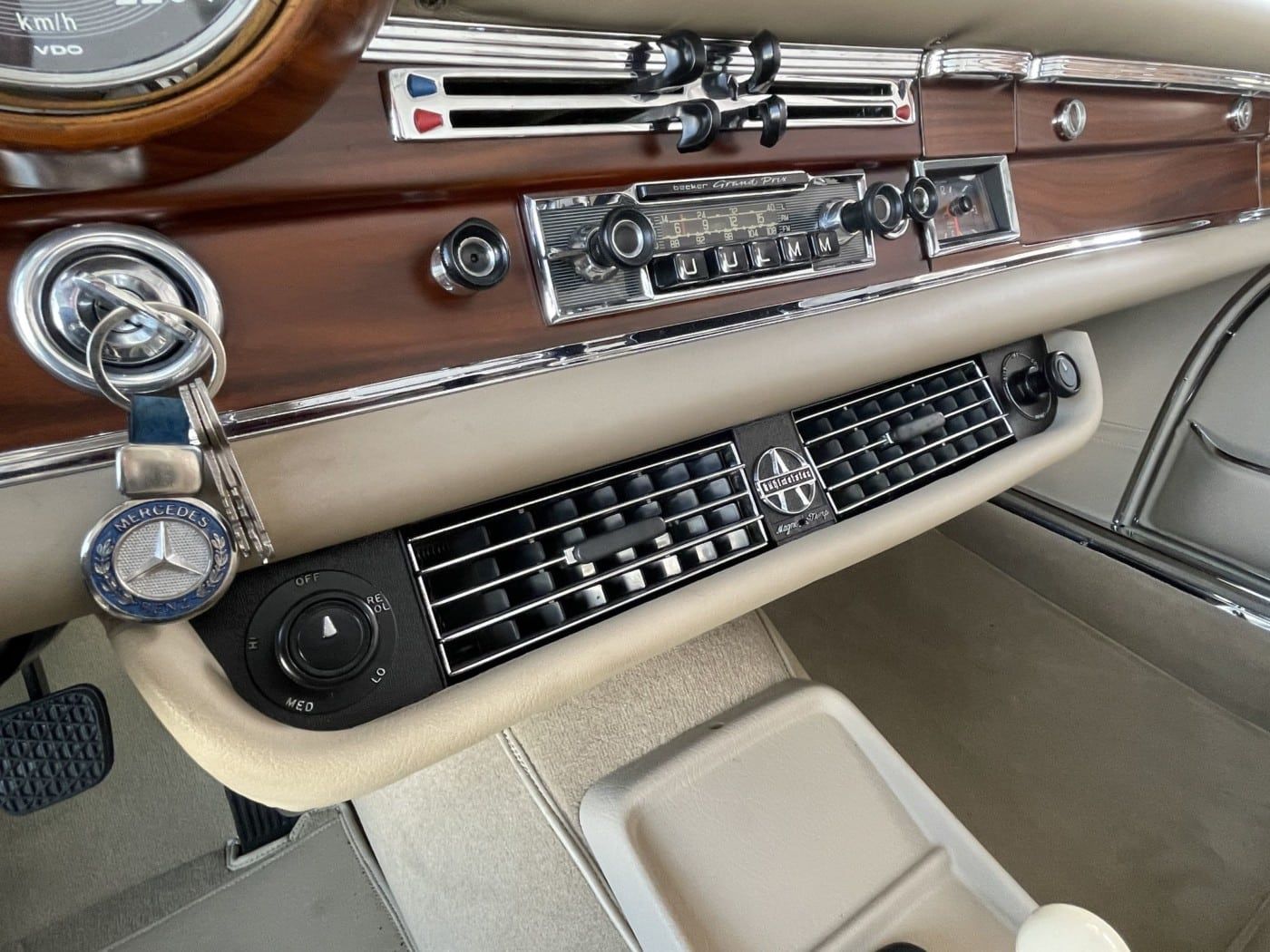 250SE Cabriolet Concours 25