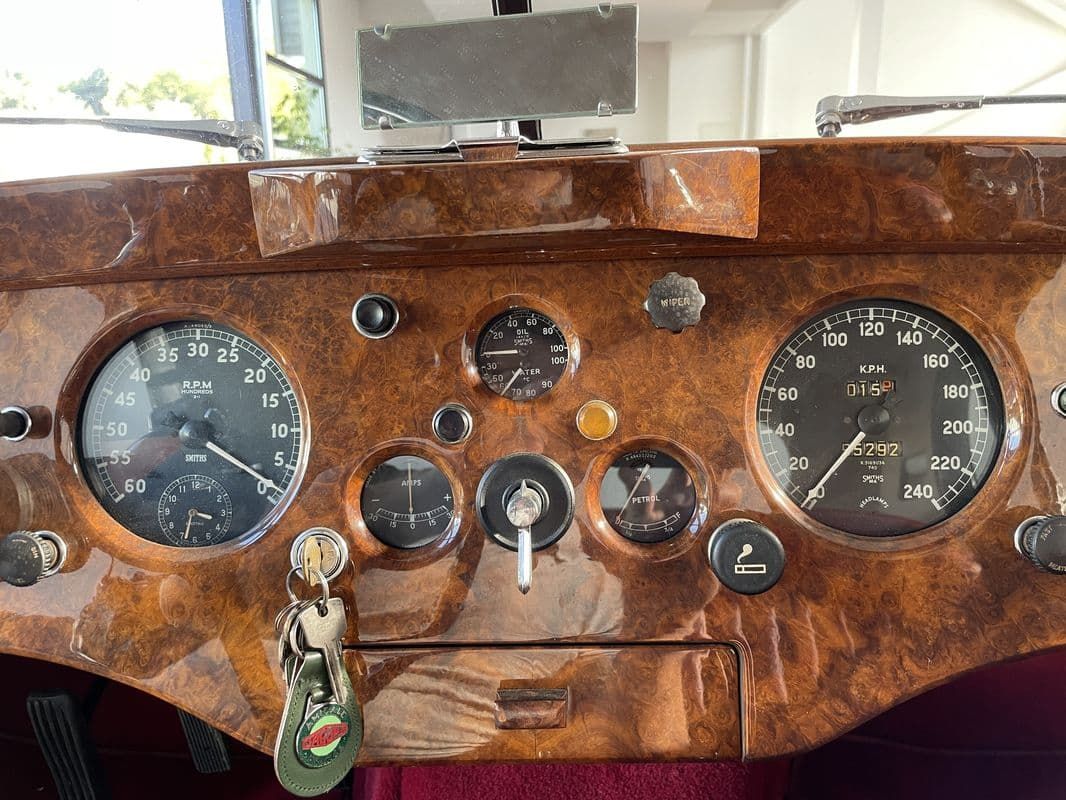 Jaguar XK120 Coupé 15