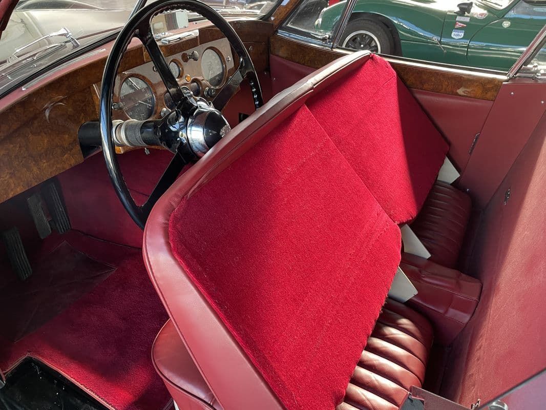 Jaguar XK120 Coupé 21