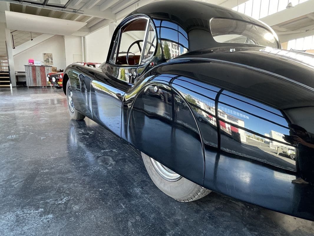 Jaguar XK120 Coupé 24