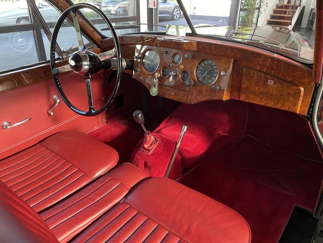 Jaguar XK120 Coupé 30