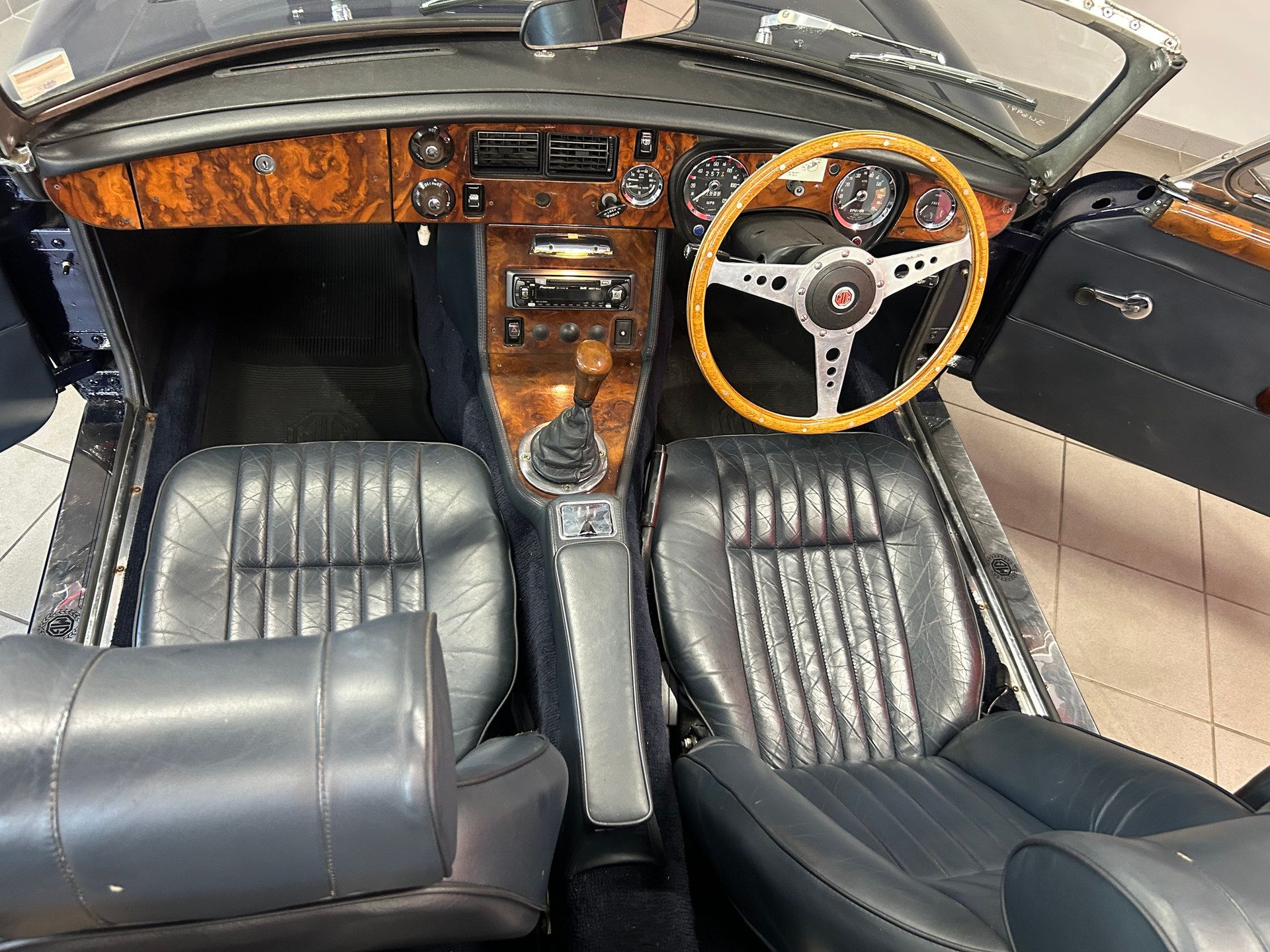 MG B 2