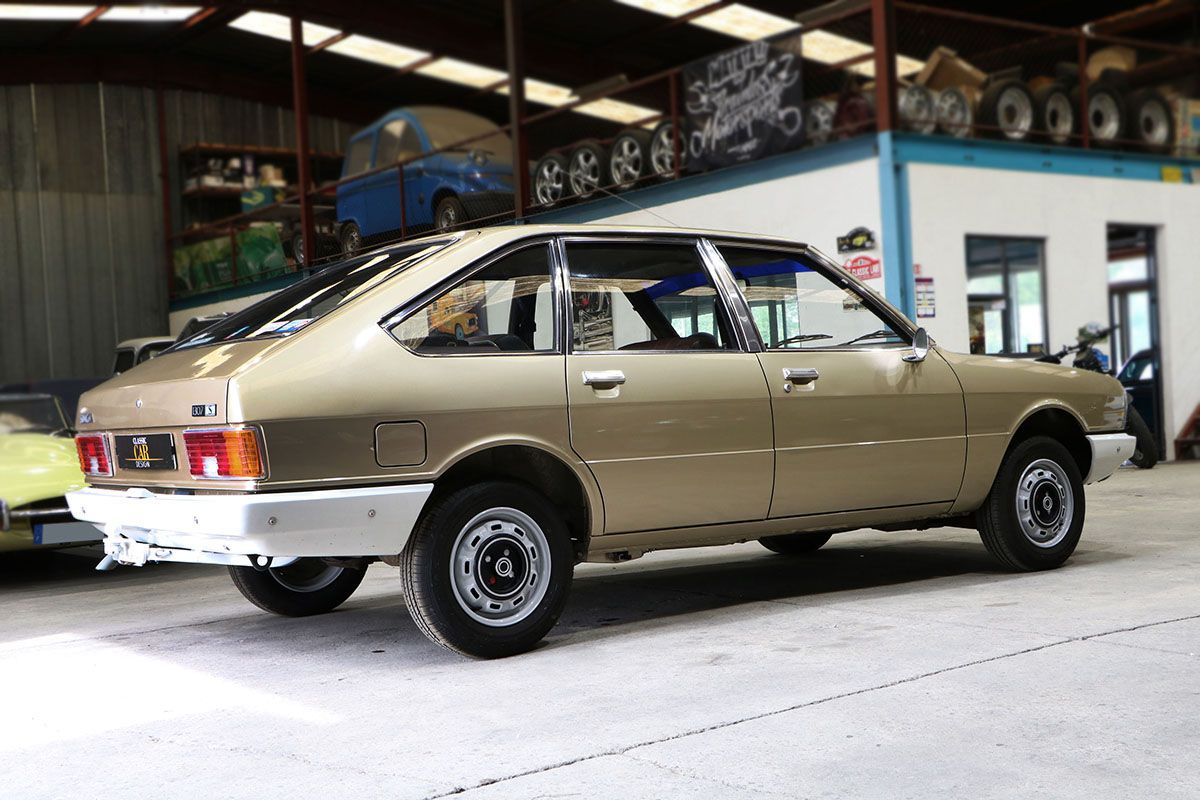 CHRYSLER 1307 S 11