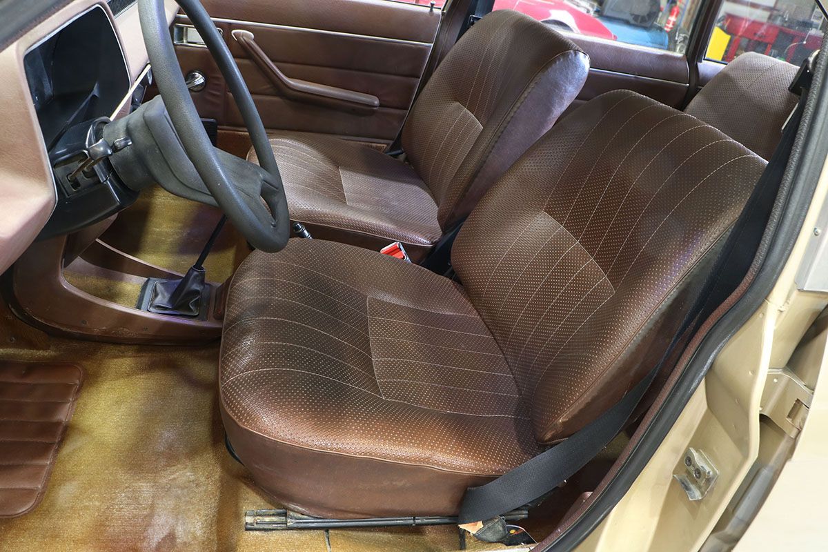 CHRYSLER 1307 S 14