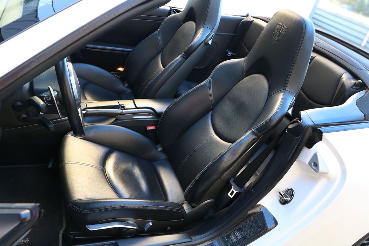 Porsche 997 Carrera 4 GTS CABRIOLET 24