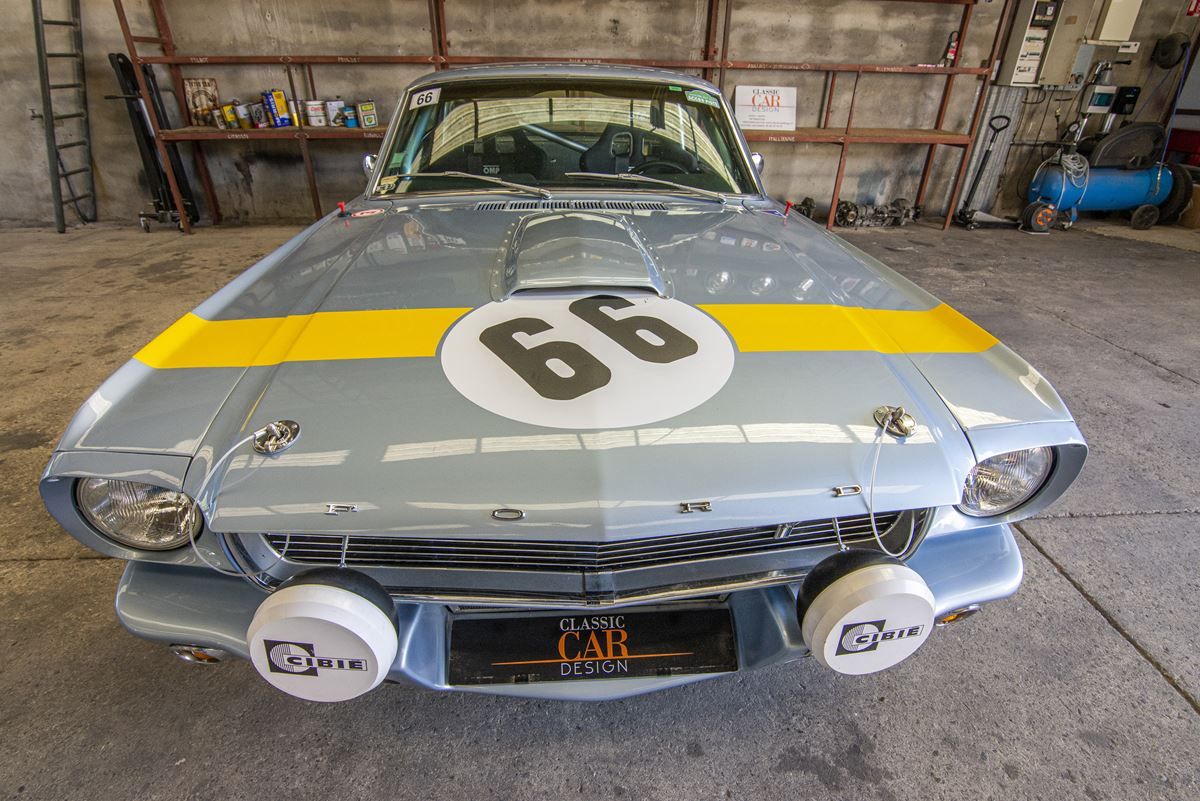 Ford Mustang Coupé V8 Racing 8