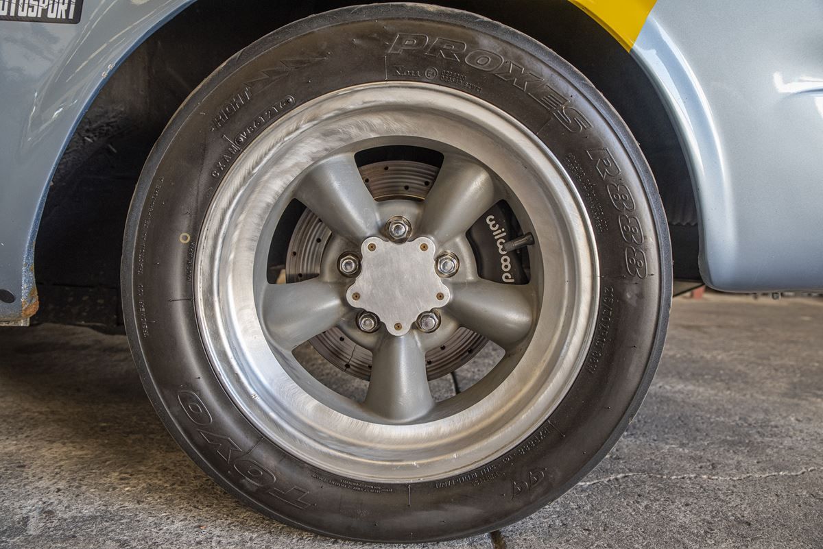 Ford Mustang Coupé V8 Racing 22