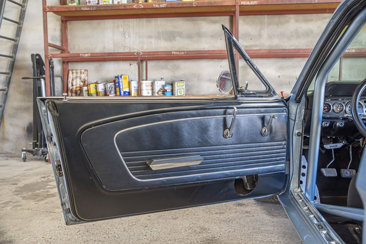 Ford Mustang Coupé V8 Racing 44
