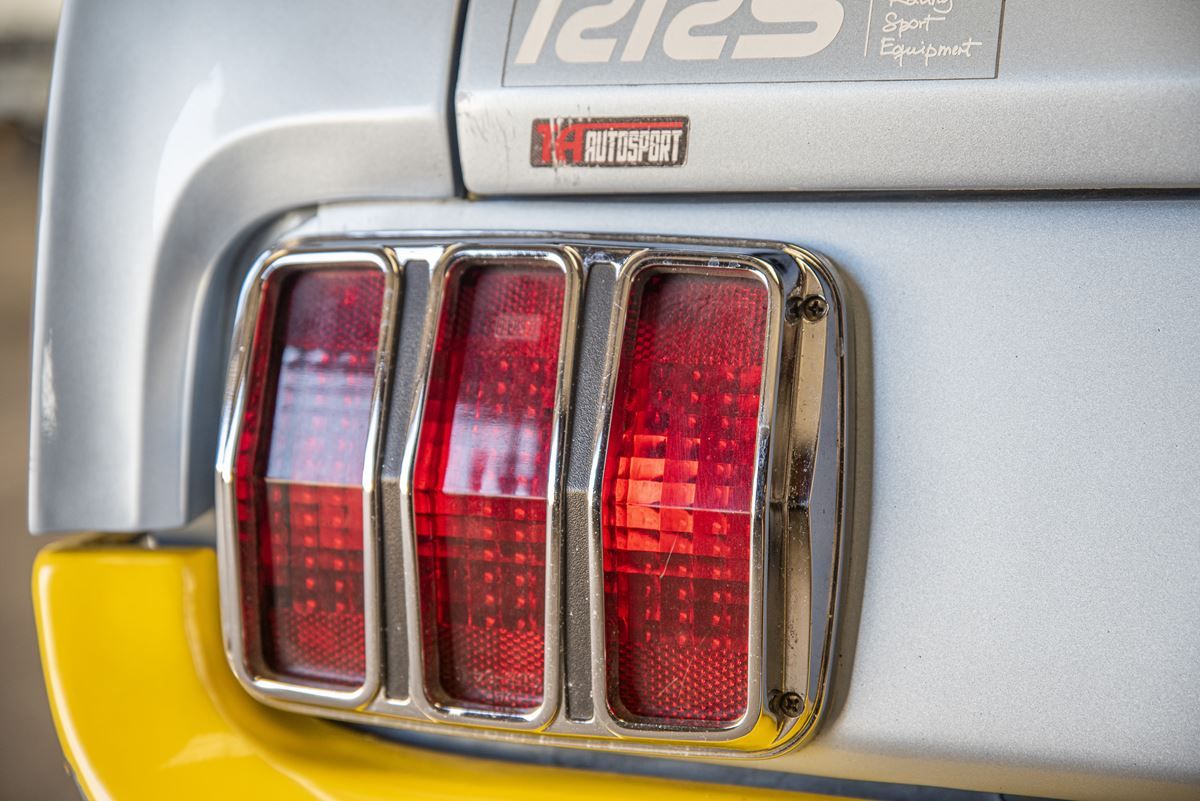 Ford Mustang Coupé V8 Racing 110