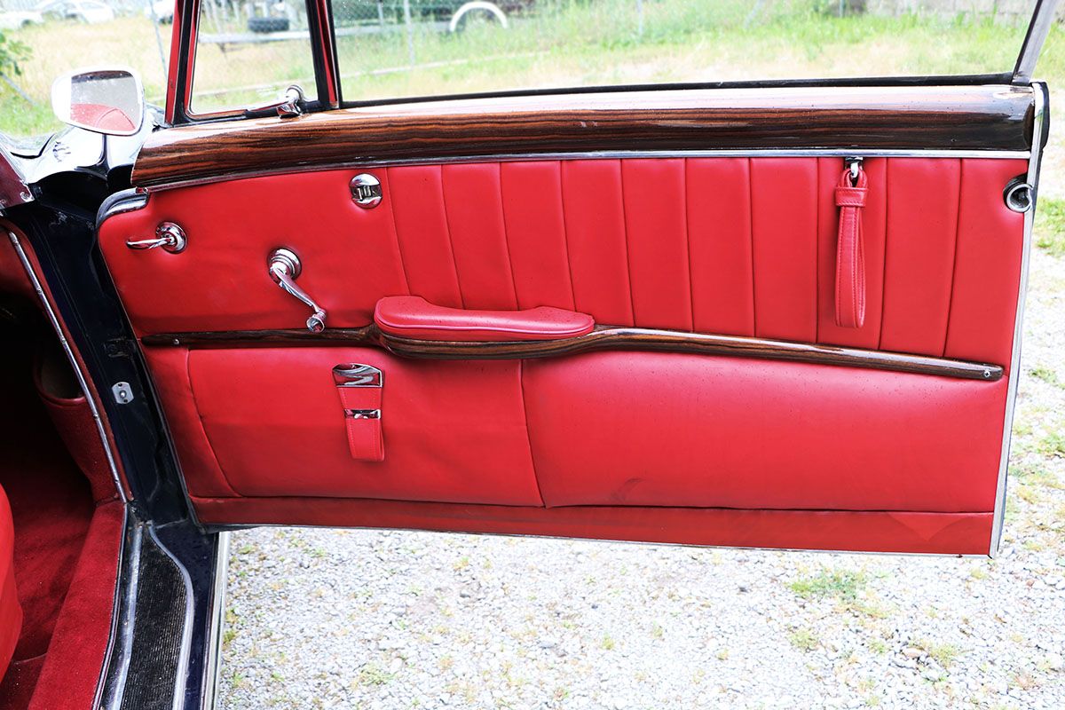 220S Coupé ponton 31