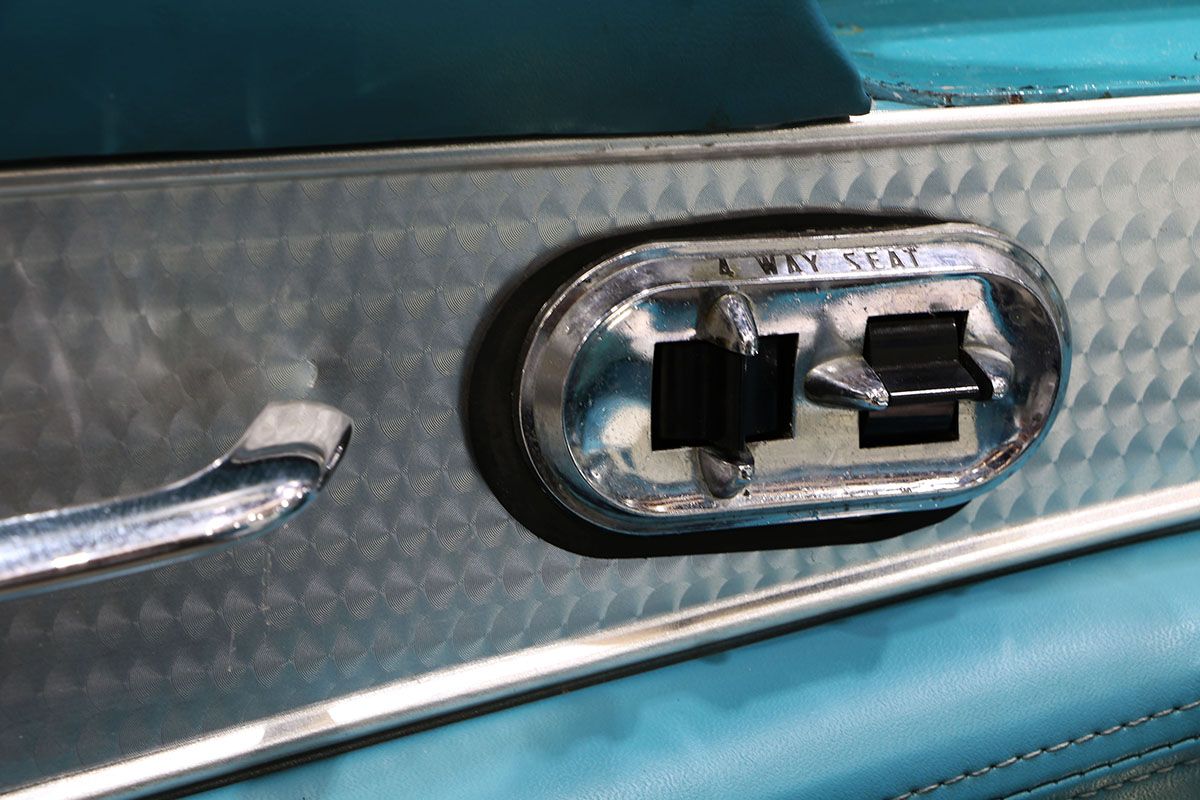 Ford Thunderbird 1956 58