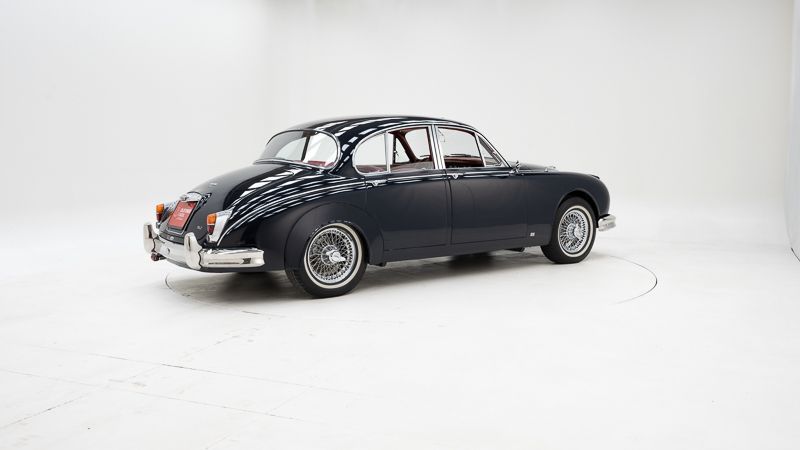 Jaguar MKII 3