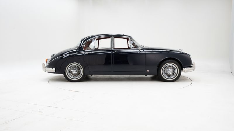 Jaguar MKII 7