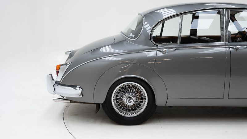 V8 250 20