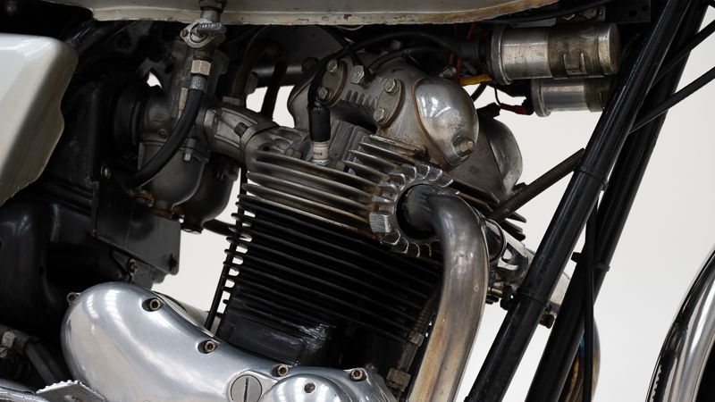 Commando 850 15