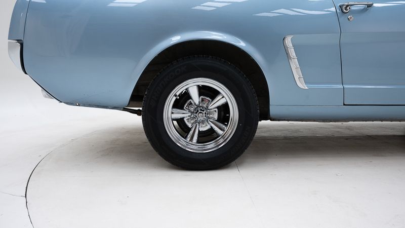 Ford Mustang 21