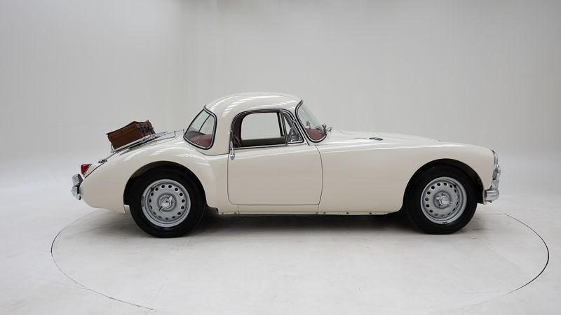 MG A Coupe Twin Cam 10