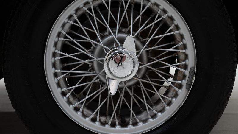 MG B 12