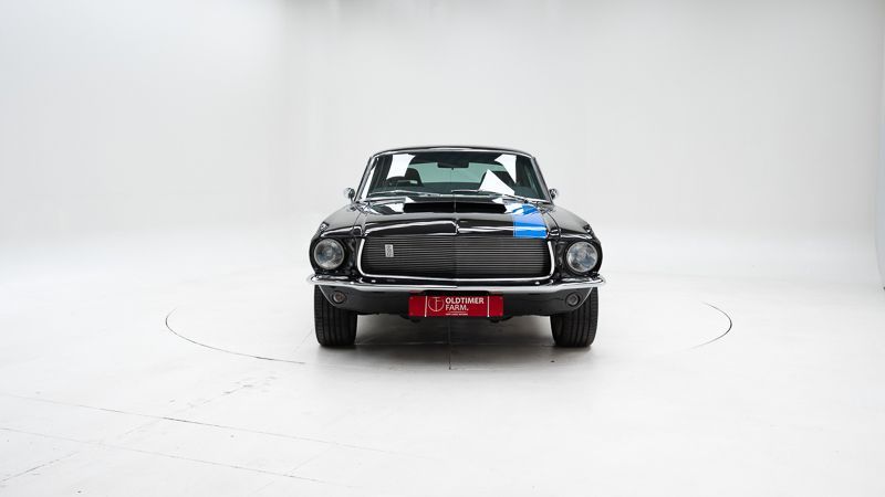 Ford Mustang Fastback V8 6