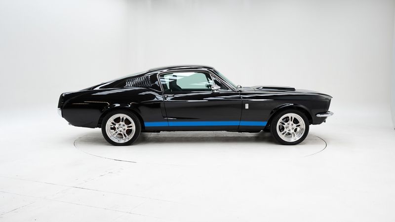 Ford Mustang Fastback V8 7