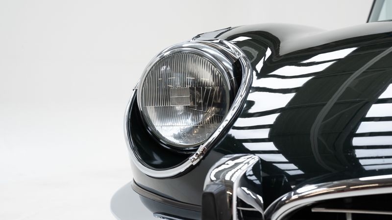 Jaguar E-TYPE Series 3 V12 18